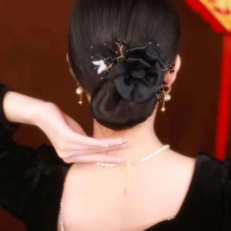 (৩টি কালারের কম্বো)৩৫০ টাকা ডিসকাউন্ট Green Rose Invisible Hair Coiler Lazy People Hairpin