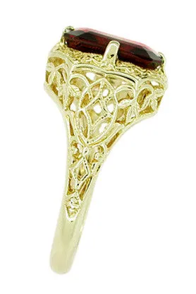 Art Deco Flowers and Leaves Almandine Garnet Filigree Ring in 14 Karat Yellow Gold