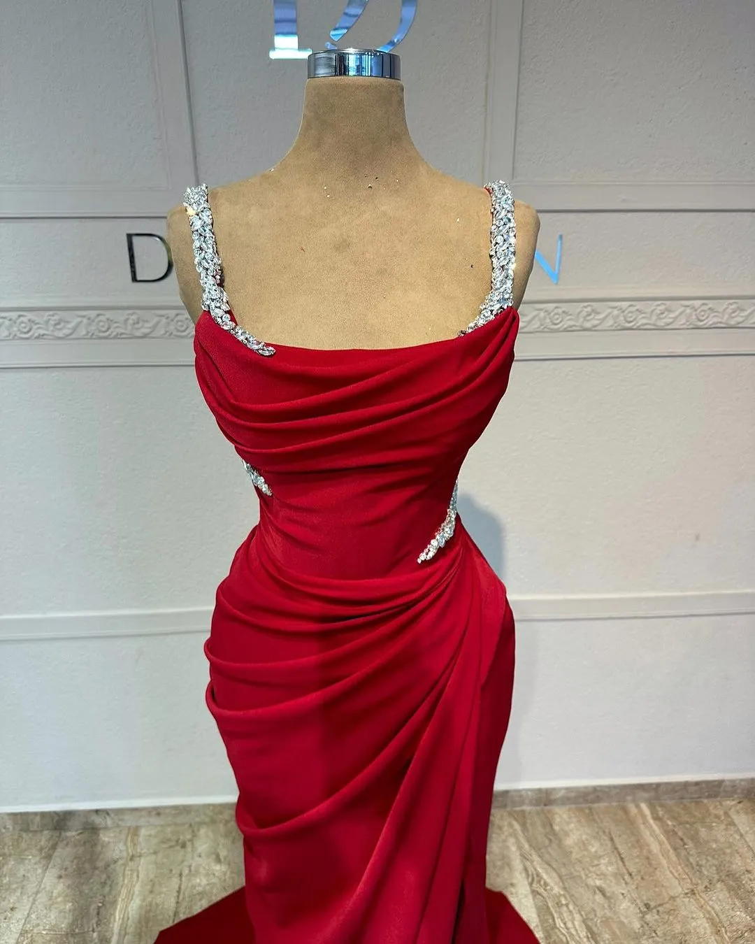 Fascinating Red Acrylic Straps Prom Dress With Pleats Split |Ballbellas
