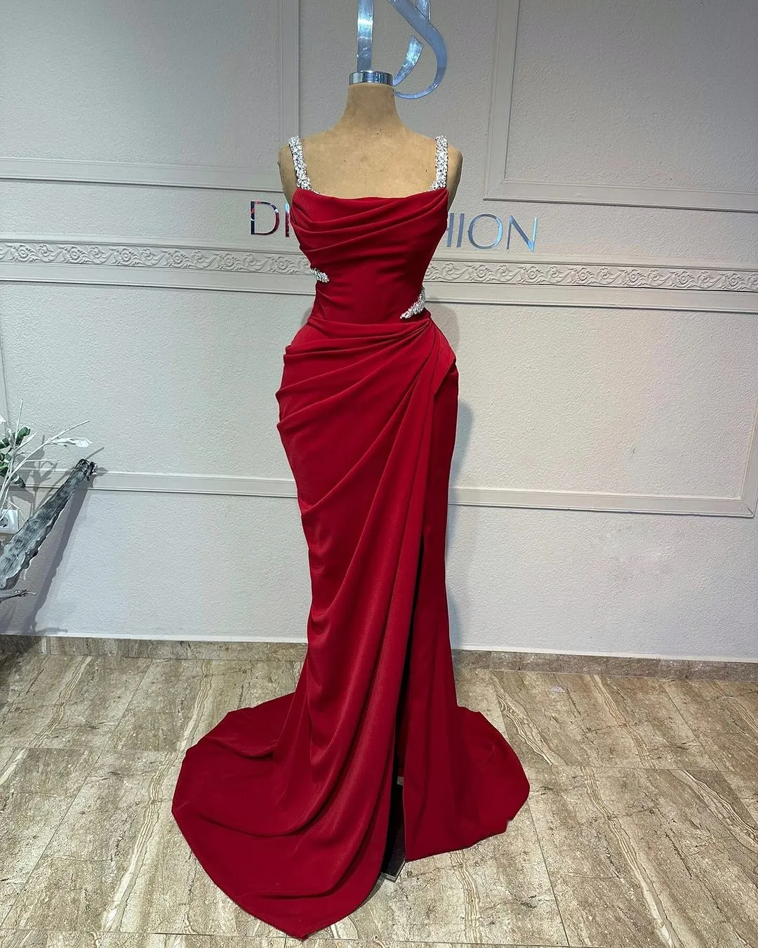 Fascinating Red Acrylic Straps Prom Dress With Pleats Split |Ballbellas