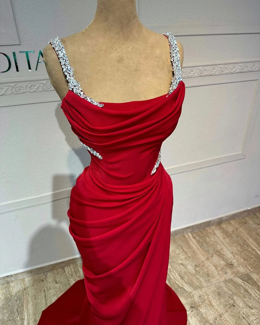 Fascinating Red Acrylic Straps Prom Dress With Pleats Split |Ballbellas