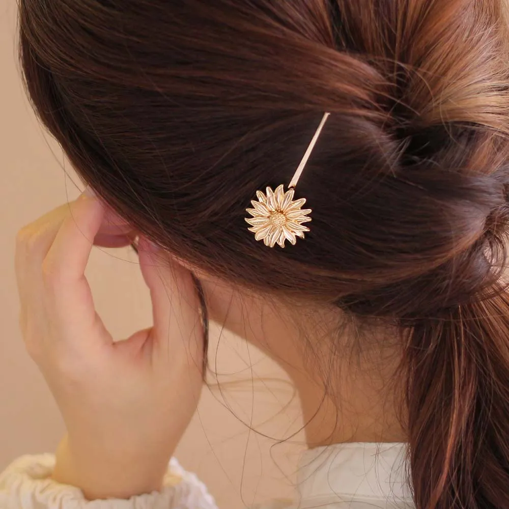 Metal Marguerite Hairpin