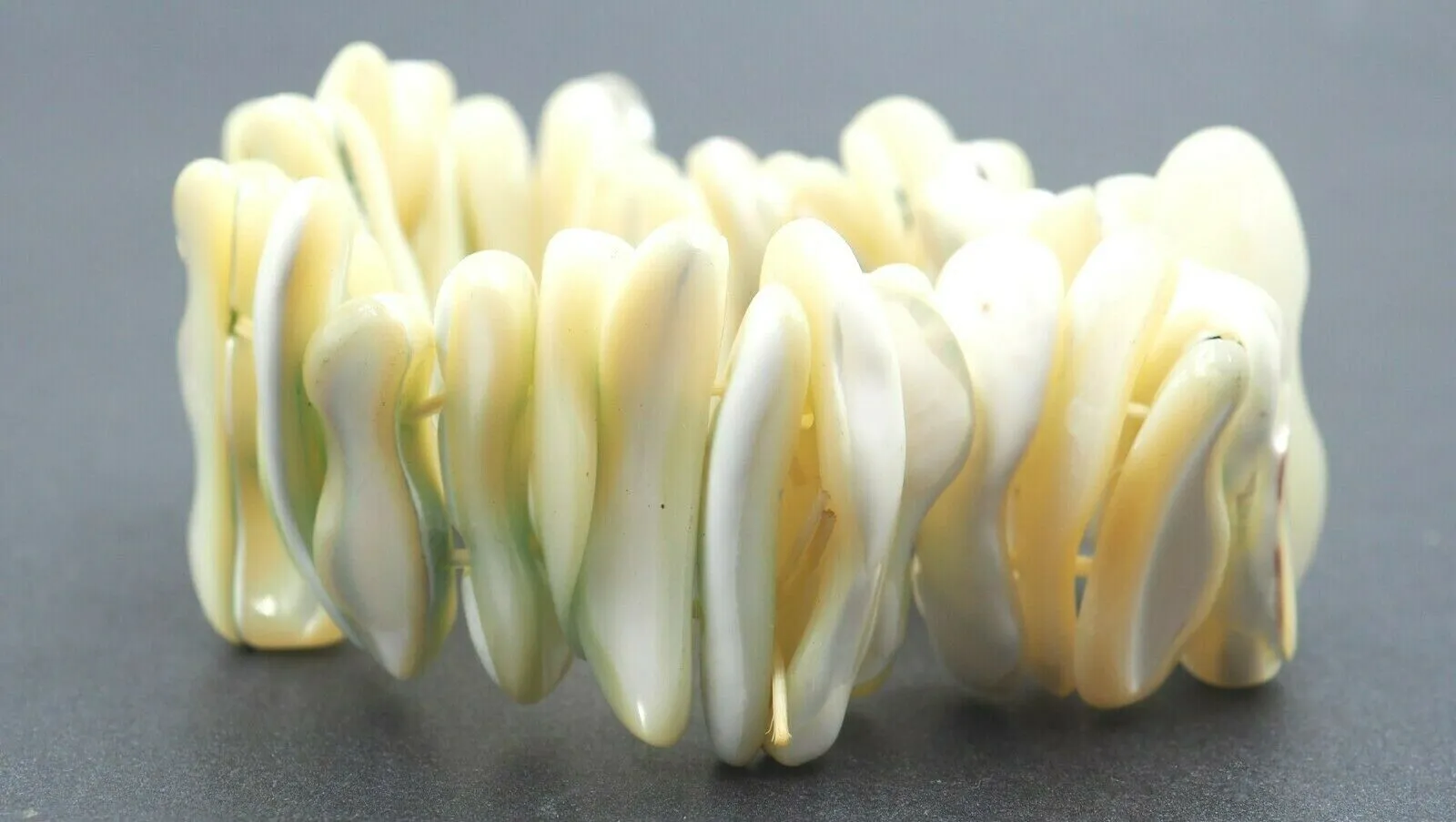 Mother of Pearl Elasticised Bracelet