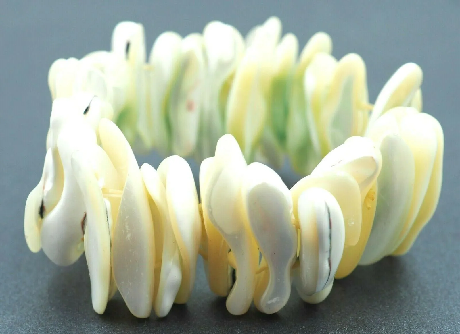 Mother of Pearl Elasticised Bracelet
